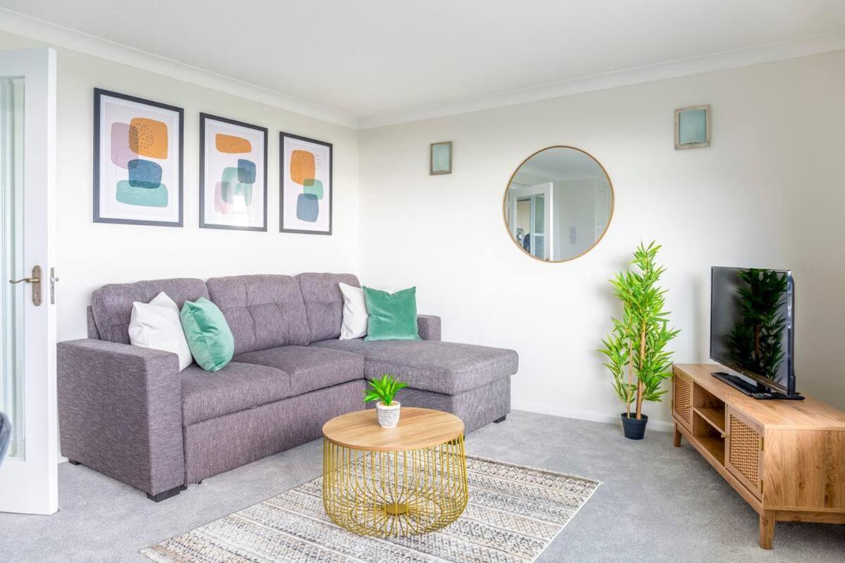 Breath Taking Sea View 2 Bedroom Sleeps 6- Parking 본머스 외부 사진